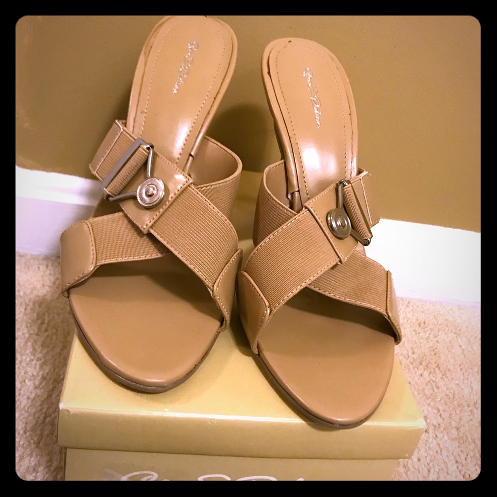 Light brown summer sandal
